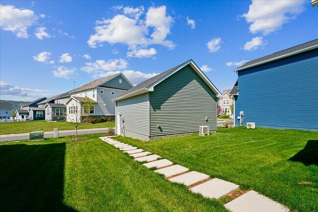 Building Photo - 1303 Potomac View Pkwy