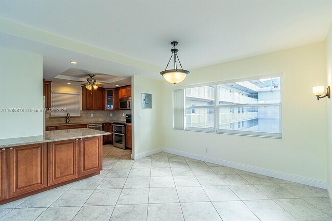 Building Photo - 121 Golden Isles Dr