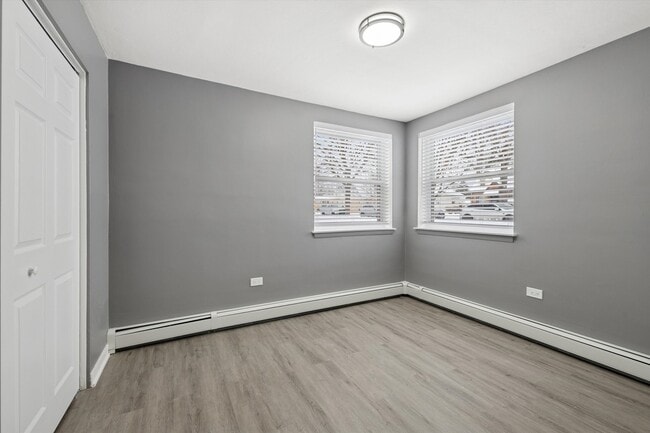 Building Photo - 1910 16th Ave