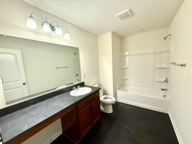 Building Photo - 1916 Pomodoro Dr