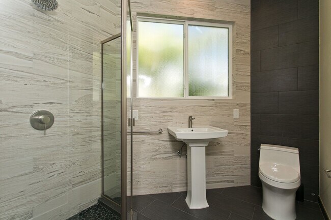 Building Photo - Elegant Oceanview Residence in Prestigious Hawaii Loa Ridge – 3 Bed / 3 Bath