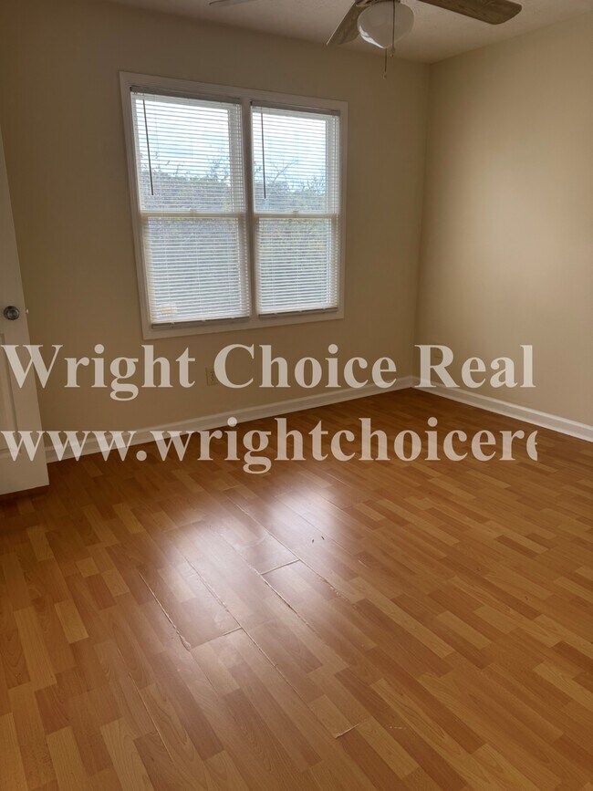 Building Photo - 2256 Wellington Cir