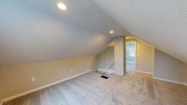Building Photo - Renovated 3 bedroom home near the Airport
