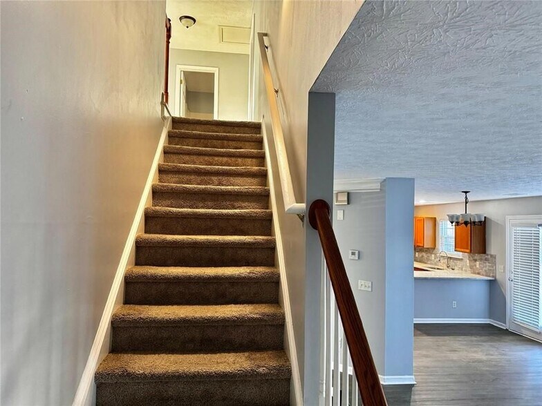 Building Photo - 2990 Storybook Ln