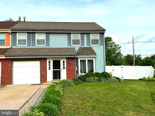 Primary Photo - 208 Burnam Wood Dr