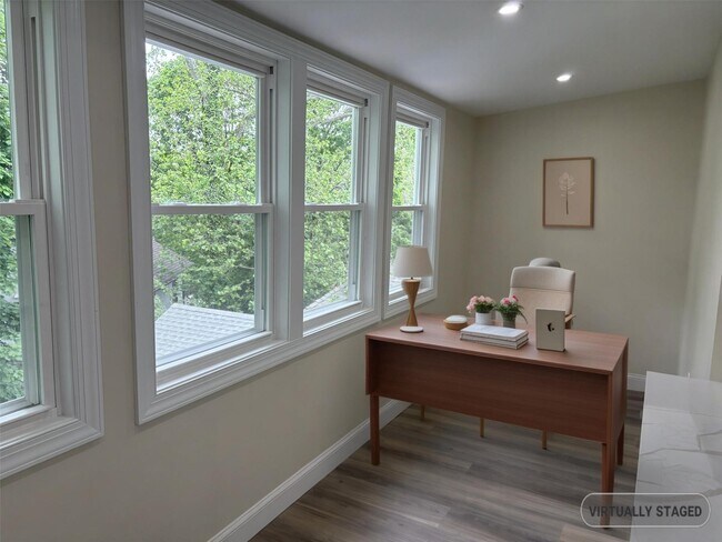 Building Photo - 74 Rossmore Ave