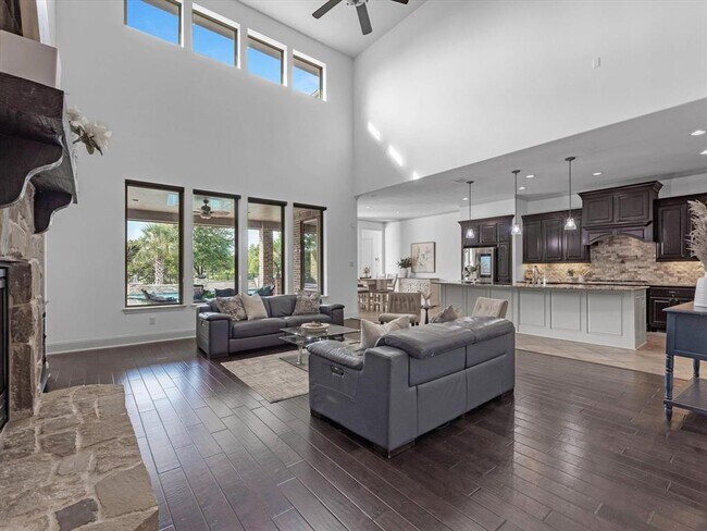 Building Photo - 19003 Cove Manor Dr
