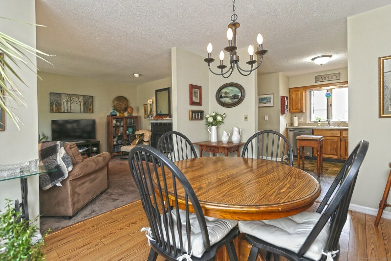 Building Photo - 83 Quarry Village Rd