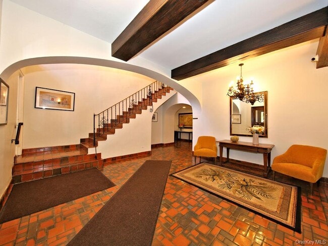 Building Photo - 490 Bleeker Ave