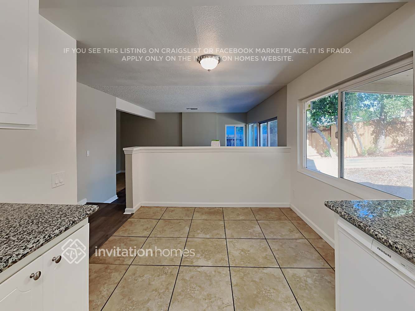 Building Photo - 9236 Linda Rio Dr