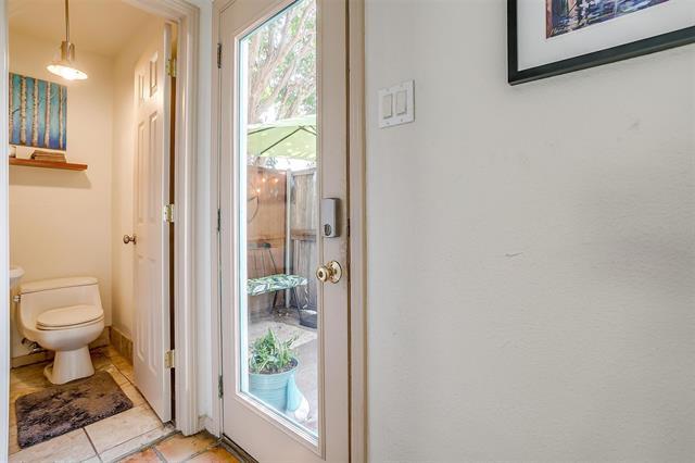 Building Photo - 2710 Douglas Ave