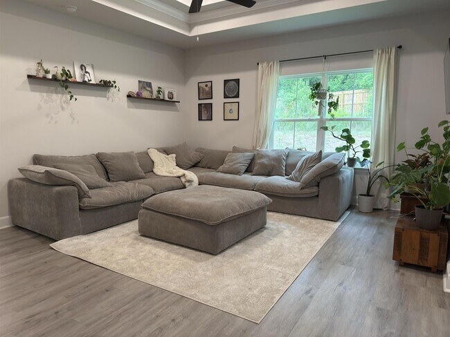 Building Photo - 2075 Hansel Hl Dr