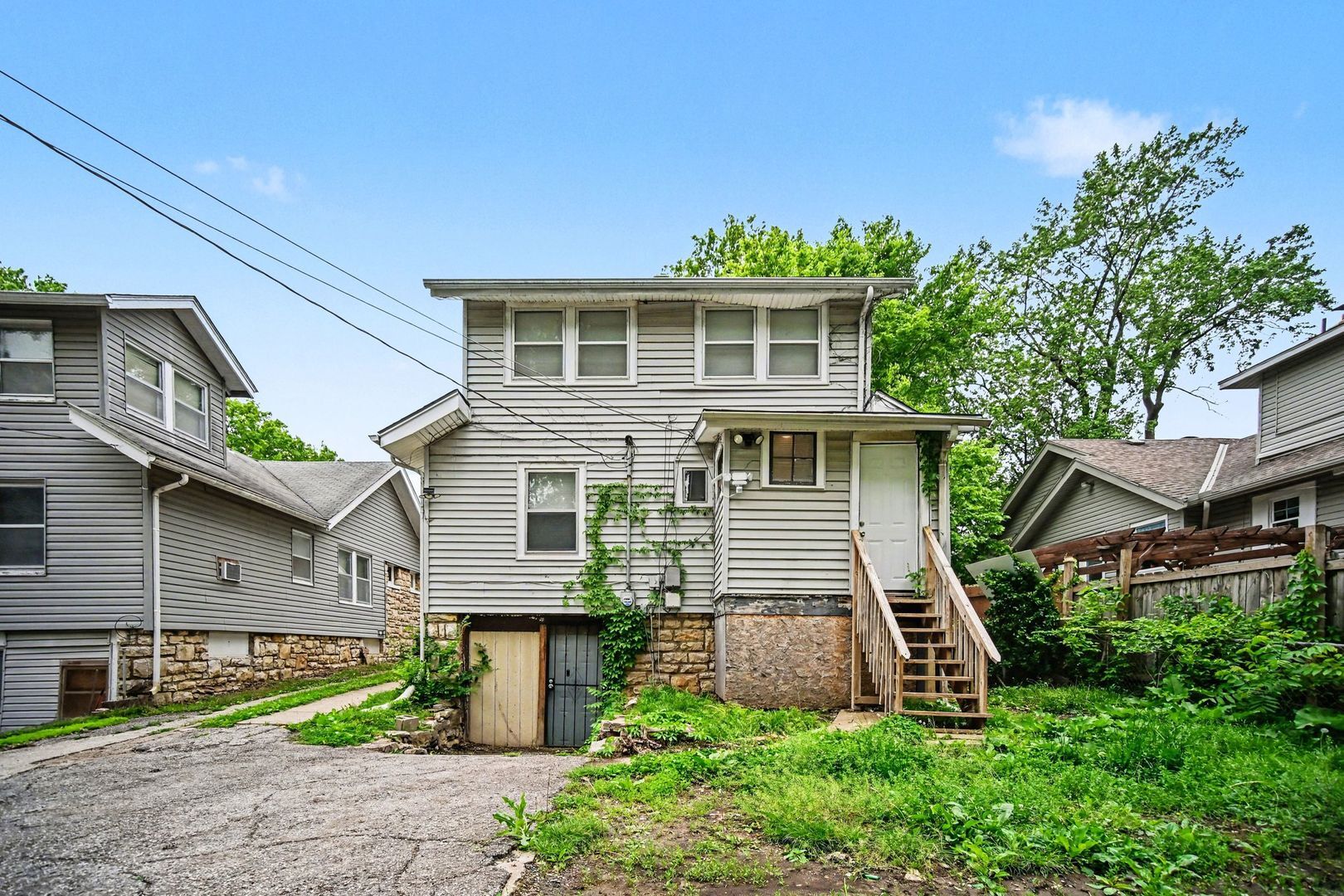 Building Photo - 5531 Euclid Ave E