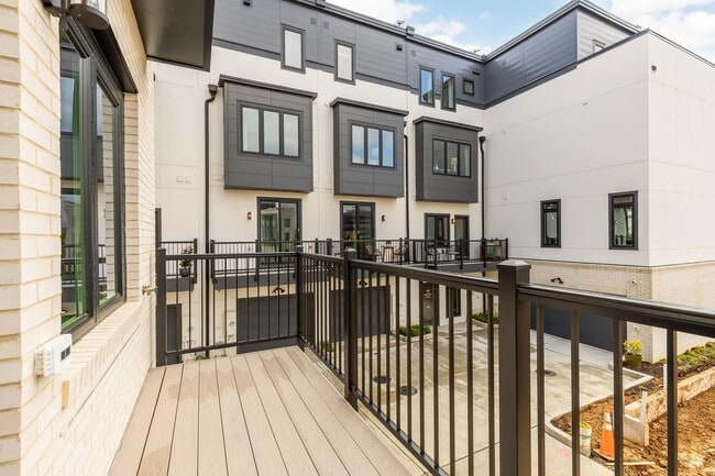 Building Photo - 39 Lower Service Ct NW