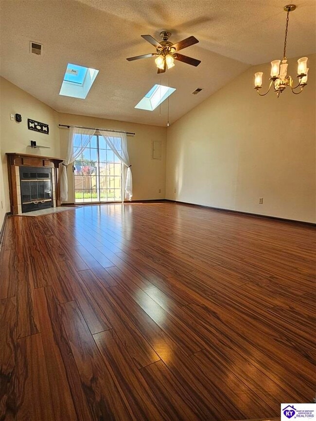 Building Photo - 508 Independence Ct