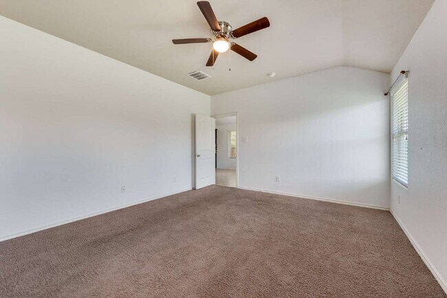 Building Photo - Attractive 4-Bedroom Home in Villages of Eagle Mountain!
