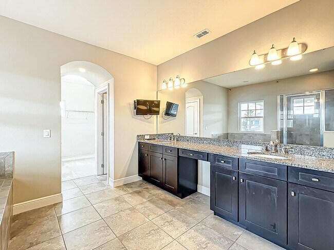 Building Photo - 9421 Dugard Ct