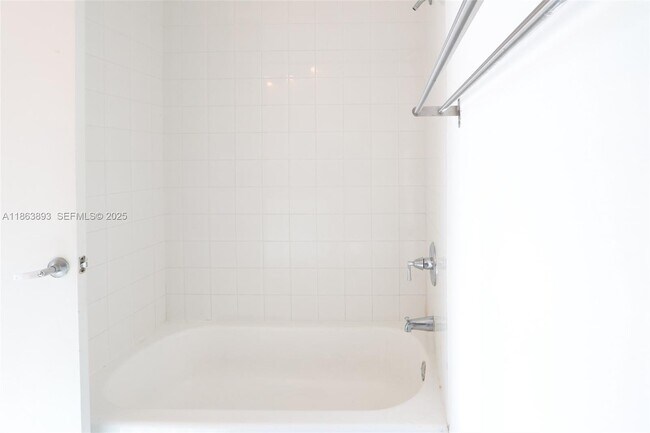 Building Photo - 2200 NE 4th Ave