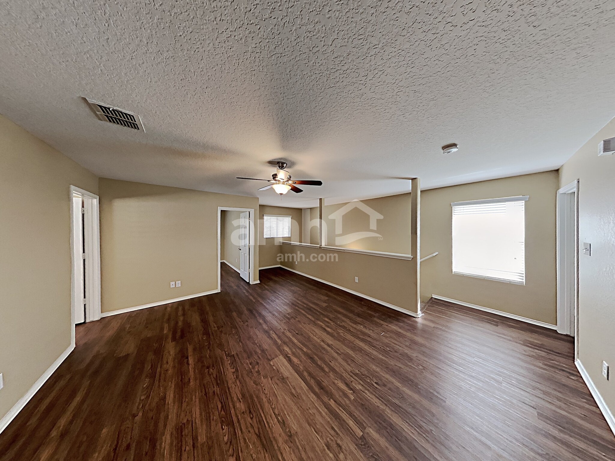 Building Photo - 9239 Pacific Maple