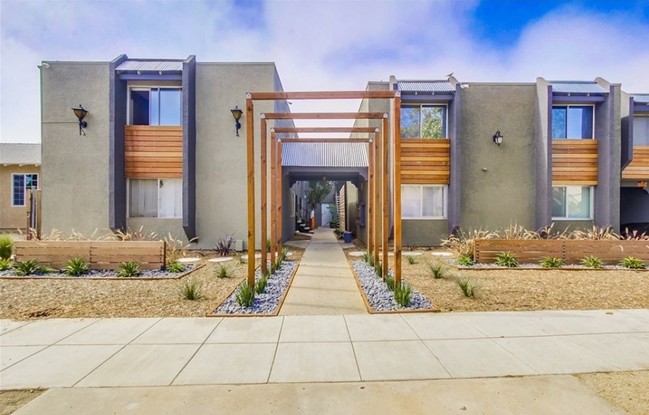 Building Photo - Verde Villa