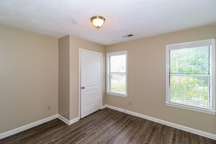 Building Photo - 7913 Bland Ln