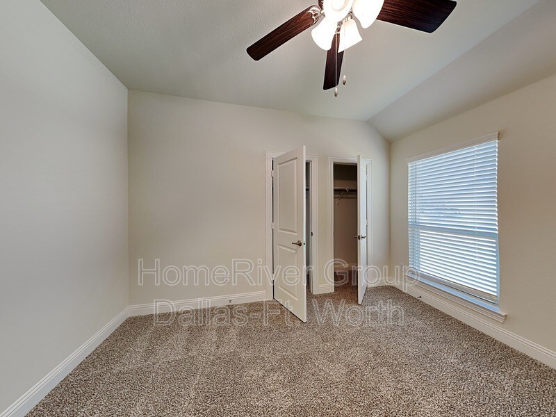 Building Photo - 11200 Glover Ln