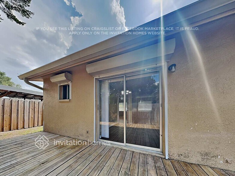 Building Photo - 6033 99th Ct N
