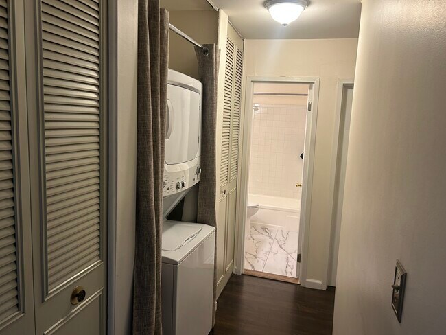 Building Photo - 57 Birchwood Rd