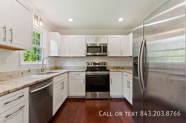 Building Photo - 342 Water Oak Dr