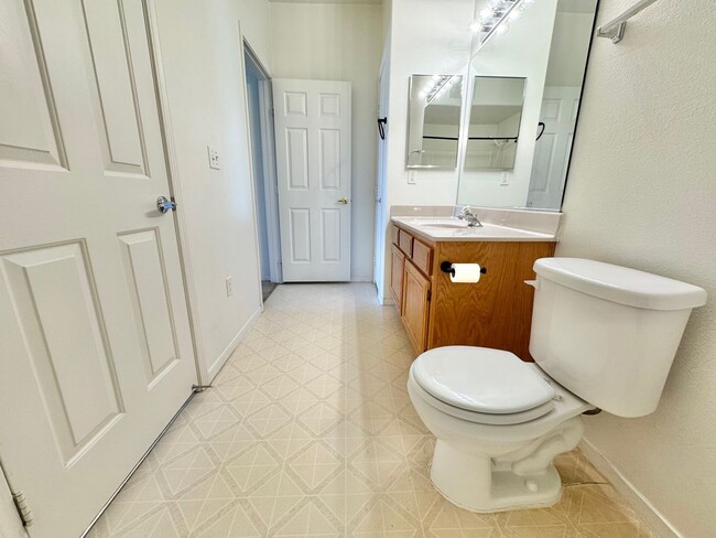 Building Photo - WONDERFUL 1 BEDROOM IN GUARD GATED VISTANA...
