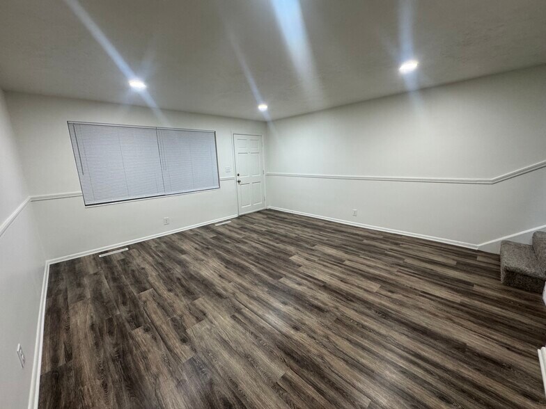 Building Photo - 459 N 400 E