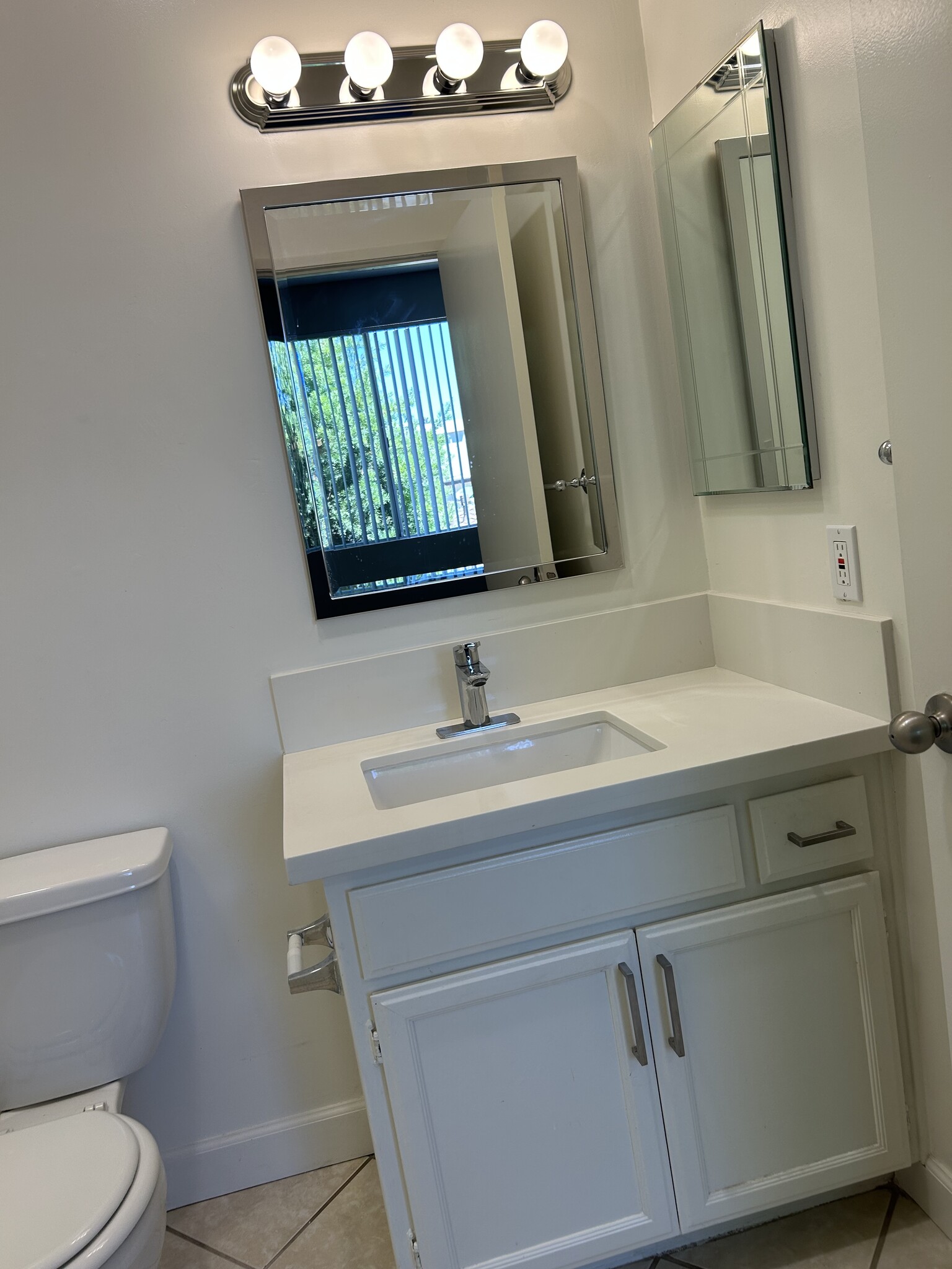 Building Photo - 4435 Coldwater Canyon Ave