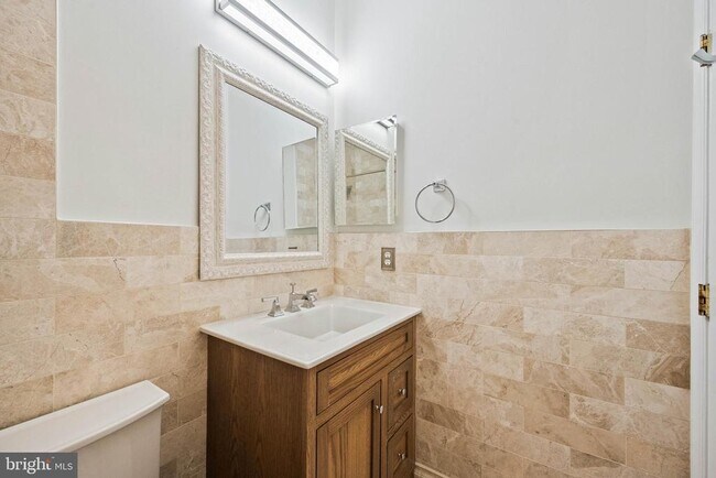 Building Photo - 7517 Lindberg Dr
