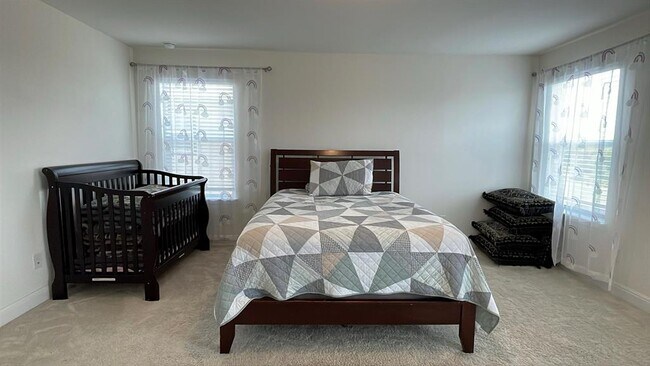 Building Photo - 125 Bronco Billy Dr