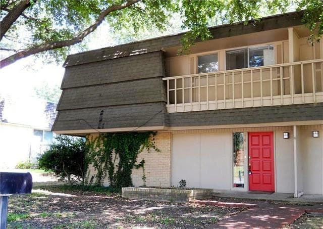 Building Photo - 7618 Village Trail Dr