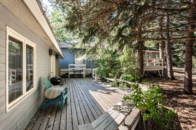 Building Photo - 2164 Three Kings Ct