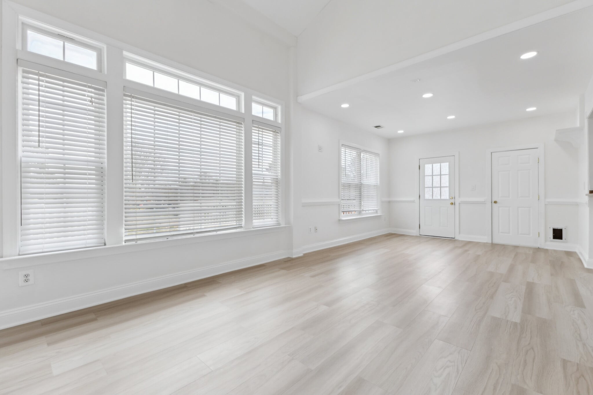 Great Room with flex space for breakfast area - 10828 Miller Rd