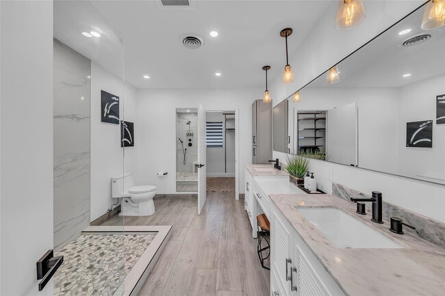 Building Photo - 3108 NE 42nd Ct