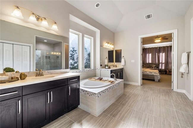 Building Photo - 203 Montalcino Blvd