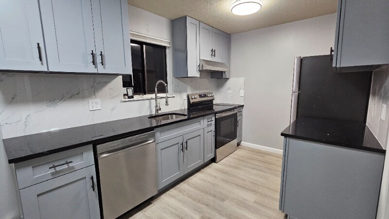 Building Photo - 266 High Path Rd