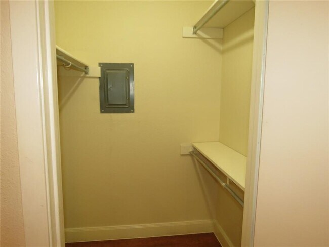 Building Photo - 4159 Steck Ave