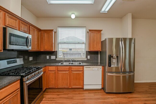 Building Photo - 1030 Riverwood Dr