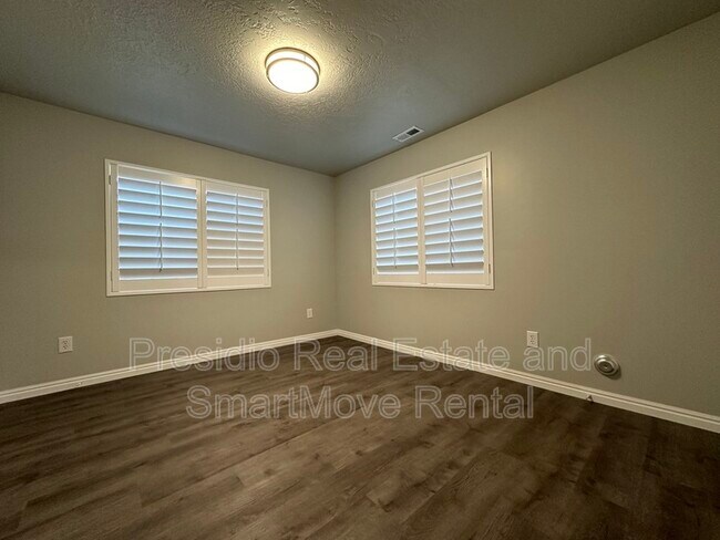 Building Photo - 5911 Cami Dawn Ct