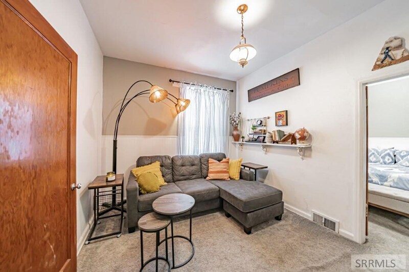 Building Photo - 2910 E Lincoln Rd