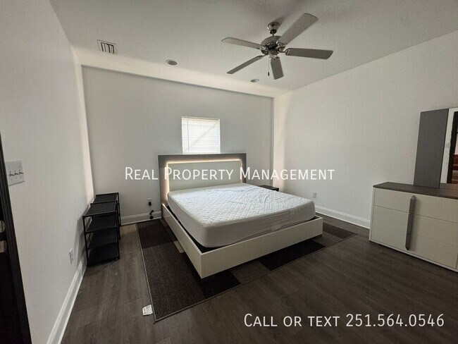 Building Photo - 12876 Pearsons Pl Dr