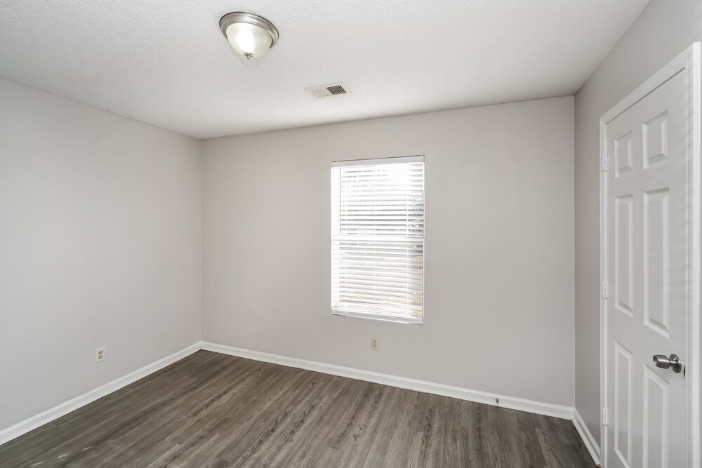 Building Photo - 4588 Longtree Ave