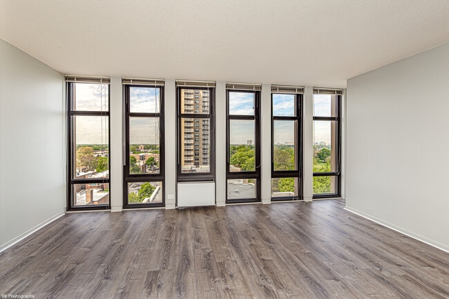 Building Photo - 6700 S South Shore Dr