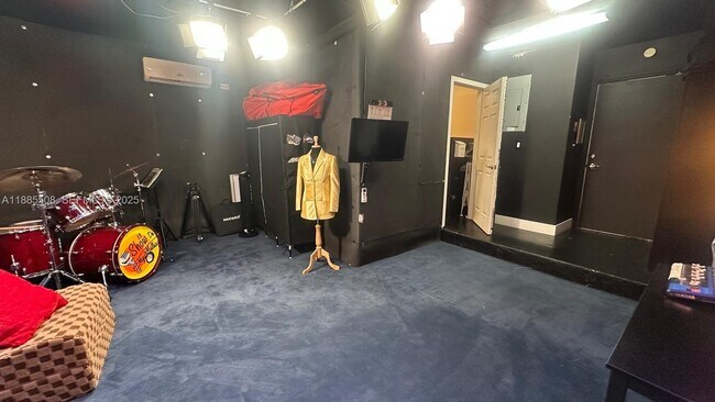 Building Photo - 1771 NW 17th St