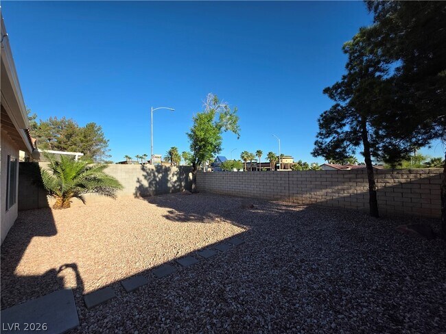 Building Photo - 626 Palmwood Ln