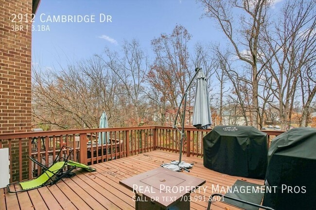 Building Photo - 2912 Cambridge Dr